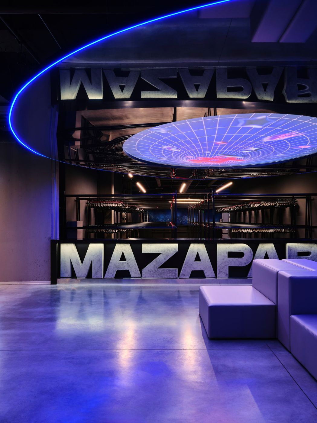 Входная зона развлекательного центра MAZAPARK